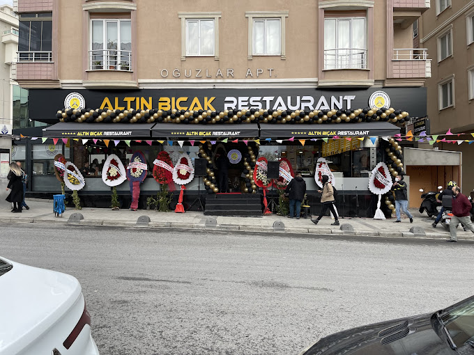 Altın Bıçak Restaurant: Efsane Lezzetler ve Zengin Menü Seçenekleri